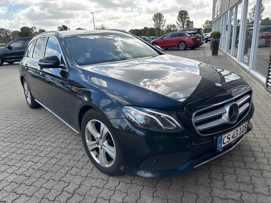 Image of Mercedes-Benz E 220