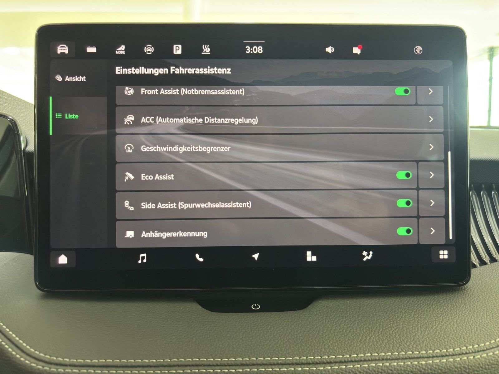 Fahrzeugabbildung SKODA Superb Combi L&K 1,5 TSI iV 150 kW DSG