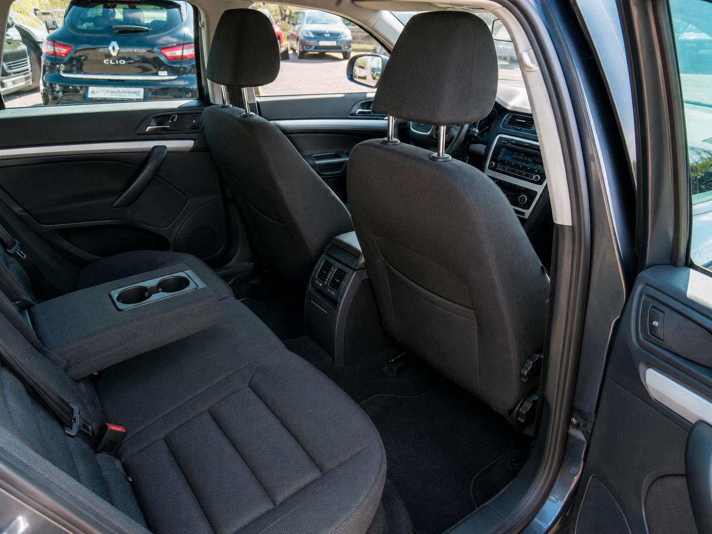 Skoda Octavia 2011 — photo 12