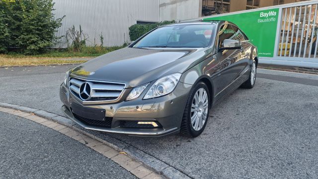 Mercedes-Benz E200 Coupe* 1Hand*Navi*Panoramadach*TUV NEU