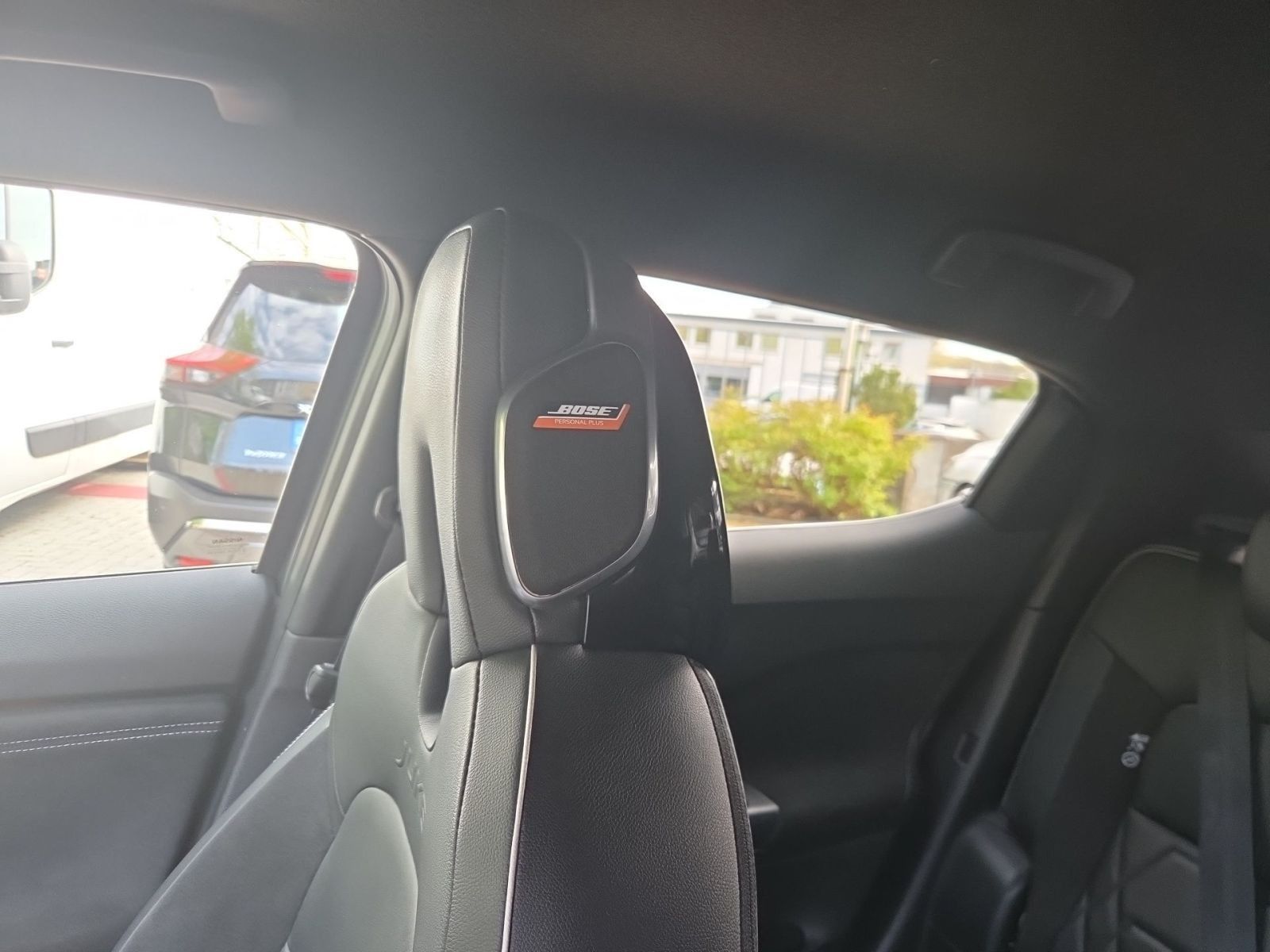 Fahrzeugabbildung Nissan Juke 1.0 DIG-T N-Design 114 PS Autom. *BOSE*TEIL