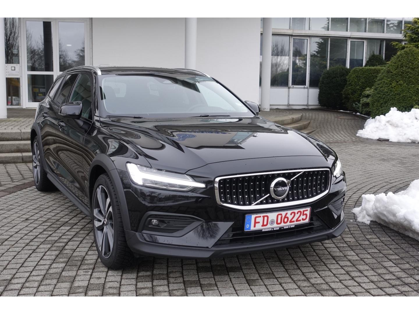 Volvo V60 Cross Country B4 D Plus AWD /Licht-P./Fahrer
