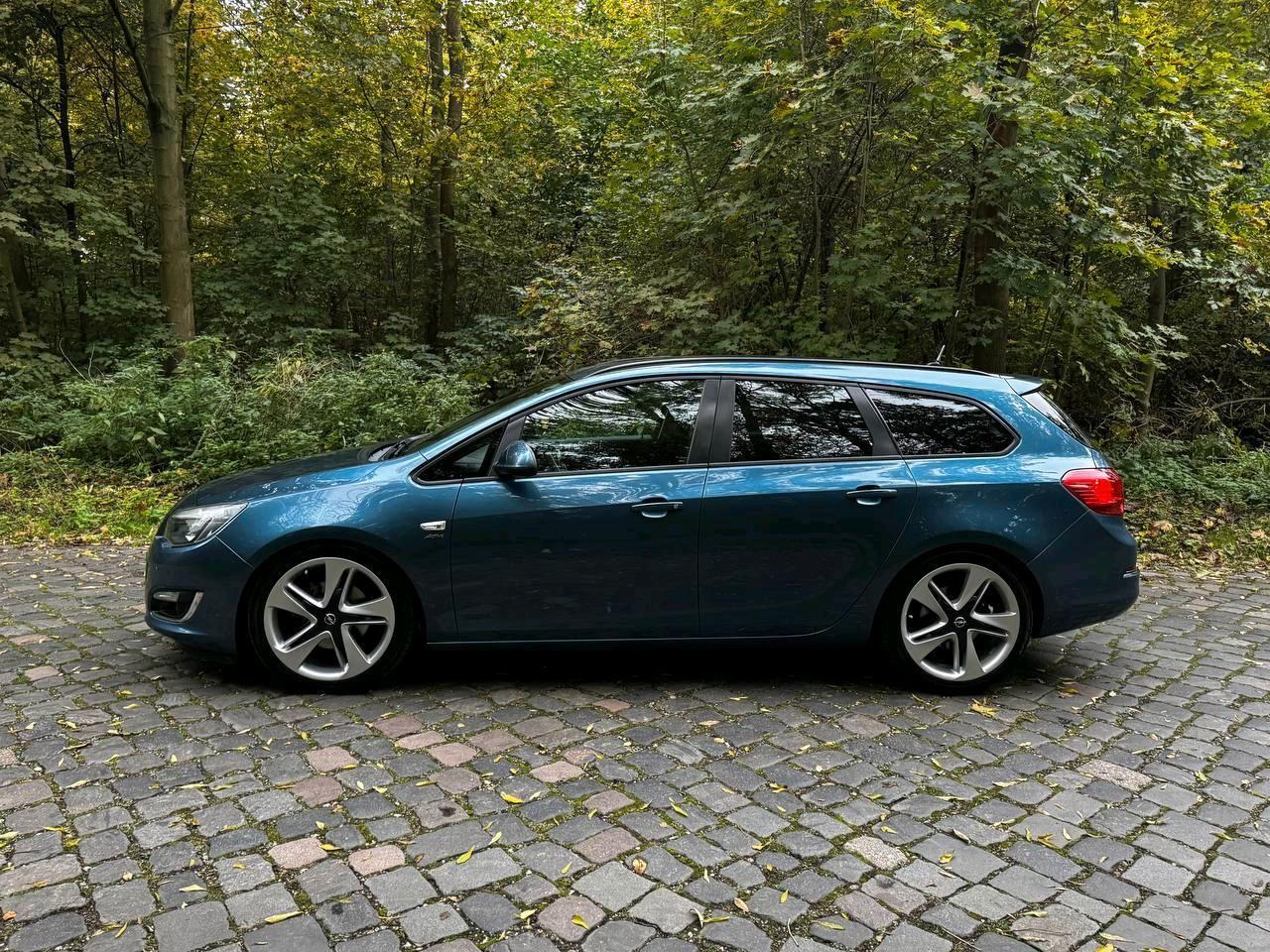 Opel Astra 2013 — engine 110 HP (81kW)