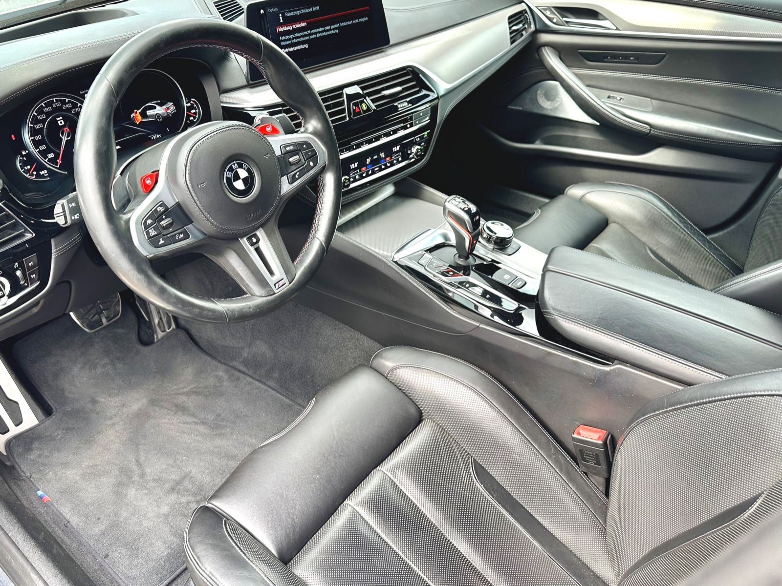 Fahrzeugabbildung BMW M5*AKRAPOVIC ANLAGE+CARBON+MOD.2019