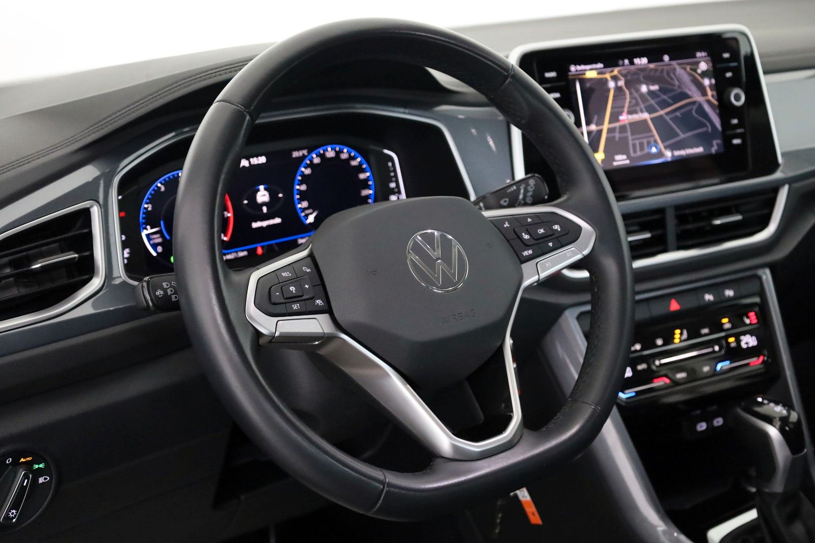 Fahrzeugabbildung Volkswagen T-Roc Style T.Leder,Navi,LED,ACC,SH,PDC,SR+WR