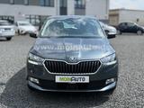 Skoda Fabia Style KLIMA KAMERA KEYLESS APPS LED - : Schaltgetriebe