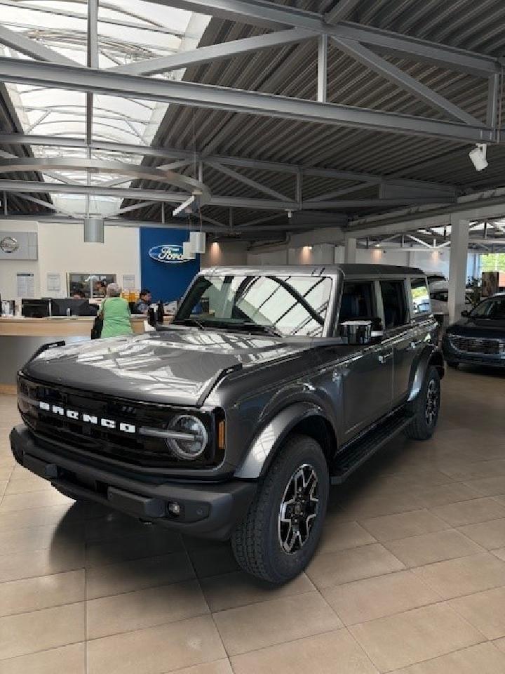 Ford Bronco V6 Outer Banks 4x4