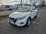 Nissan Qashqai 1.6 DIG-T N-CONNECTA N-CONNECTA - Nissan Qashqai mit Benzin-Antrieb: Limousine
