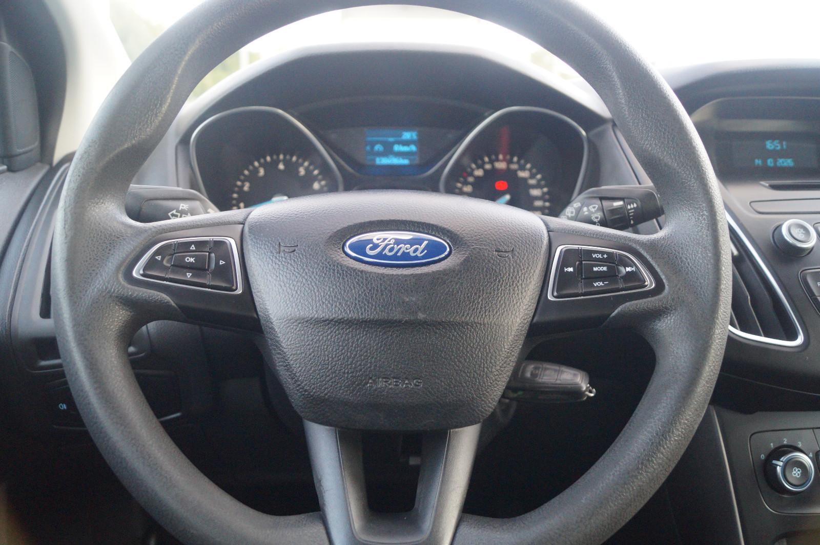 Ford Focus 2015 — photo 20