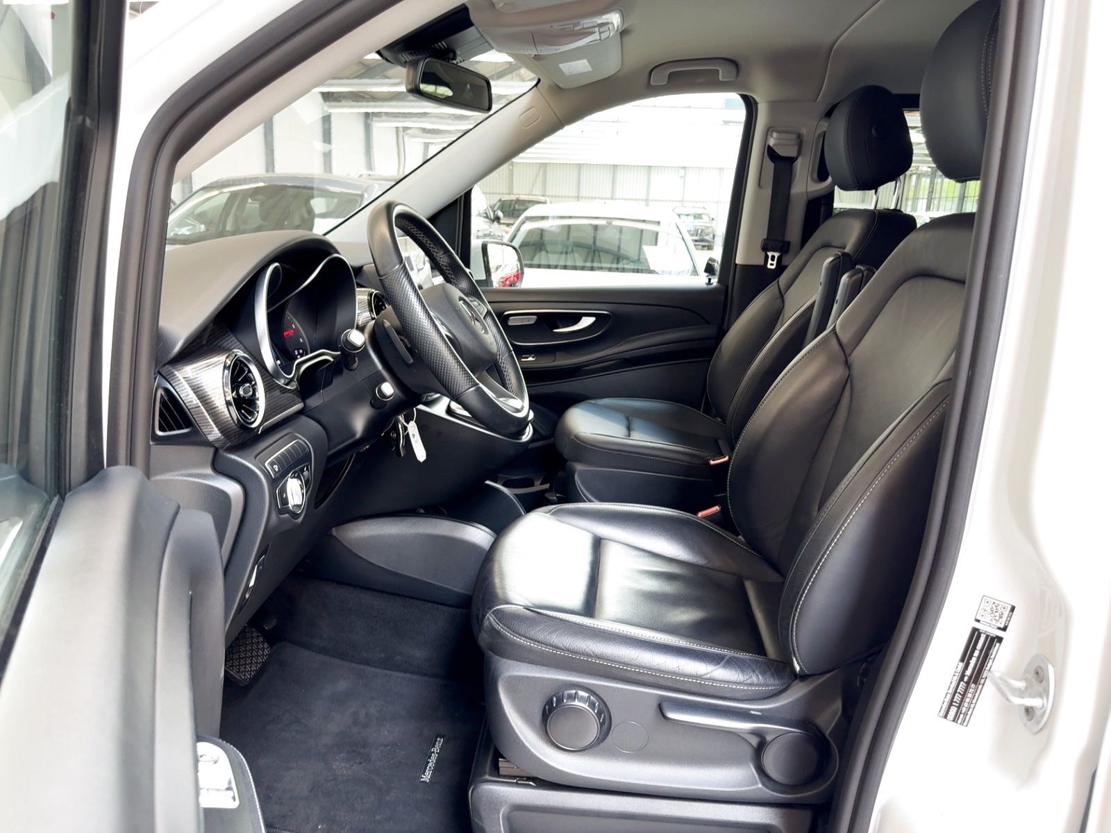 Mercedes-Benz V 220 d Avantgarde lang 360° LED Burmester foto 8