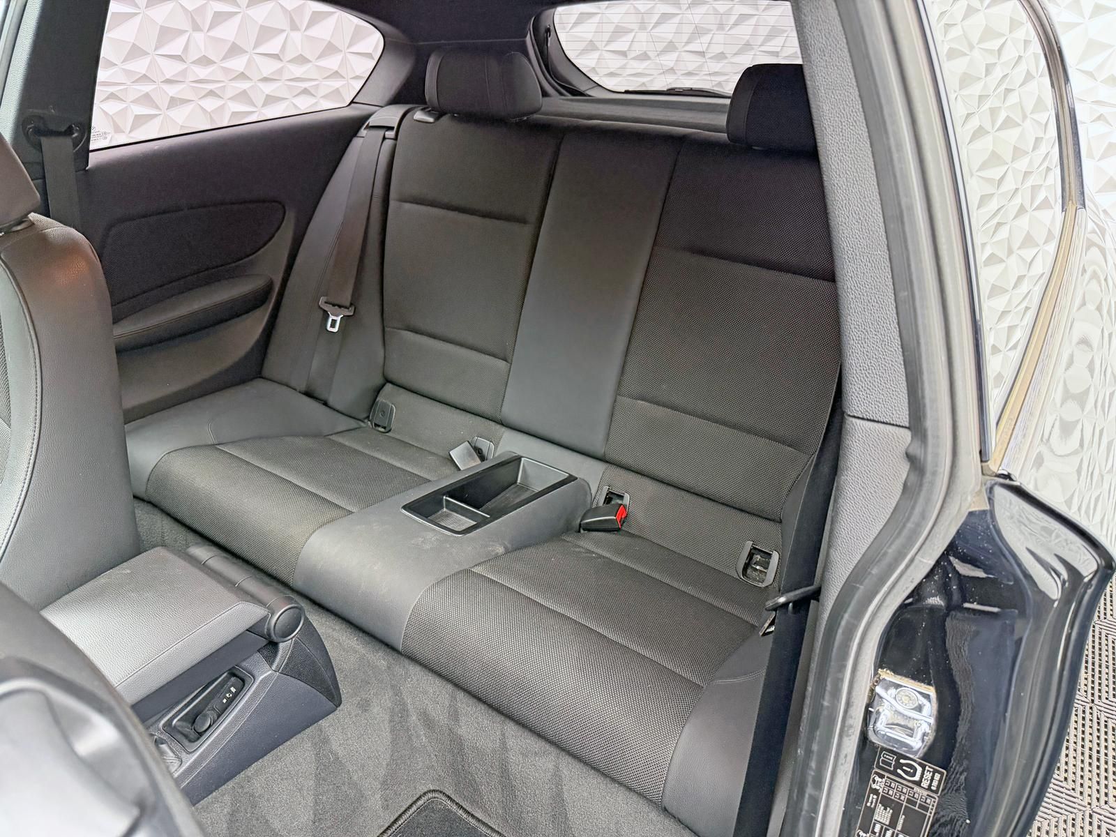 Fahrzeugabbildung BMW 118i M-PAKET/PDC/PANO/KLIMA/SCHECKHEFT/XENON/TFL