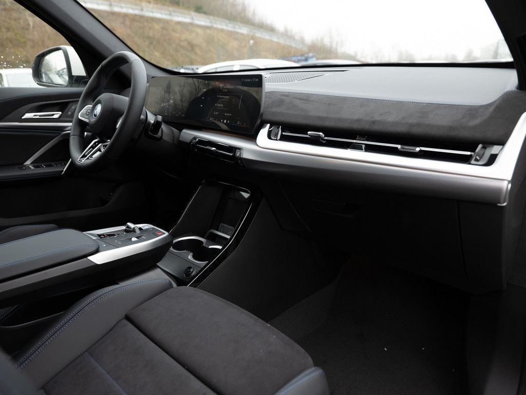 BMW iX1 - Bild 9