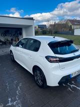 Peugeot 208 PureTech 100 EAT8 Active Pack Active Pack - Peugeot 208 von privat