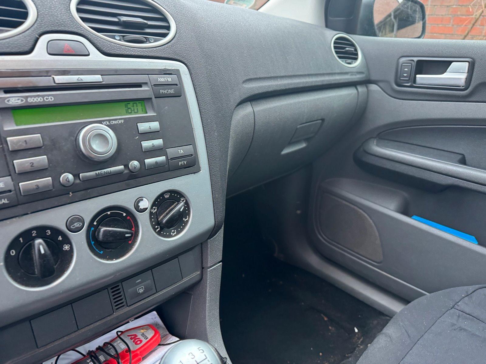 Ford Focus 2005 — photo 7