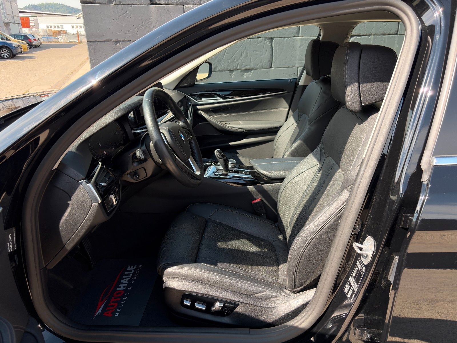 Fahrzeugabbildung BMW 540i Aut. Leder HuD Adap. LED CAM ACC H&K AHK