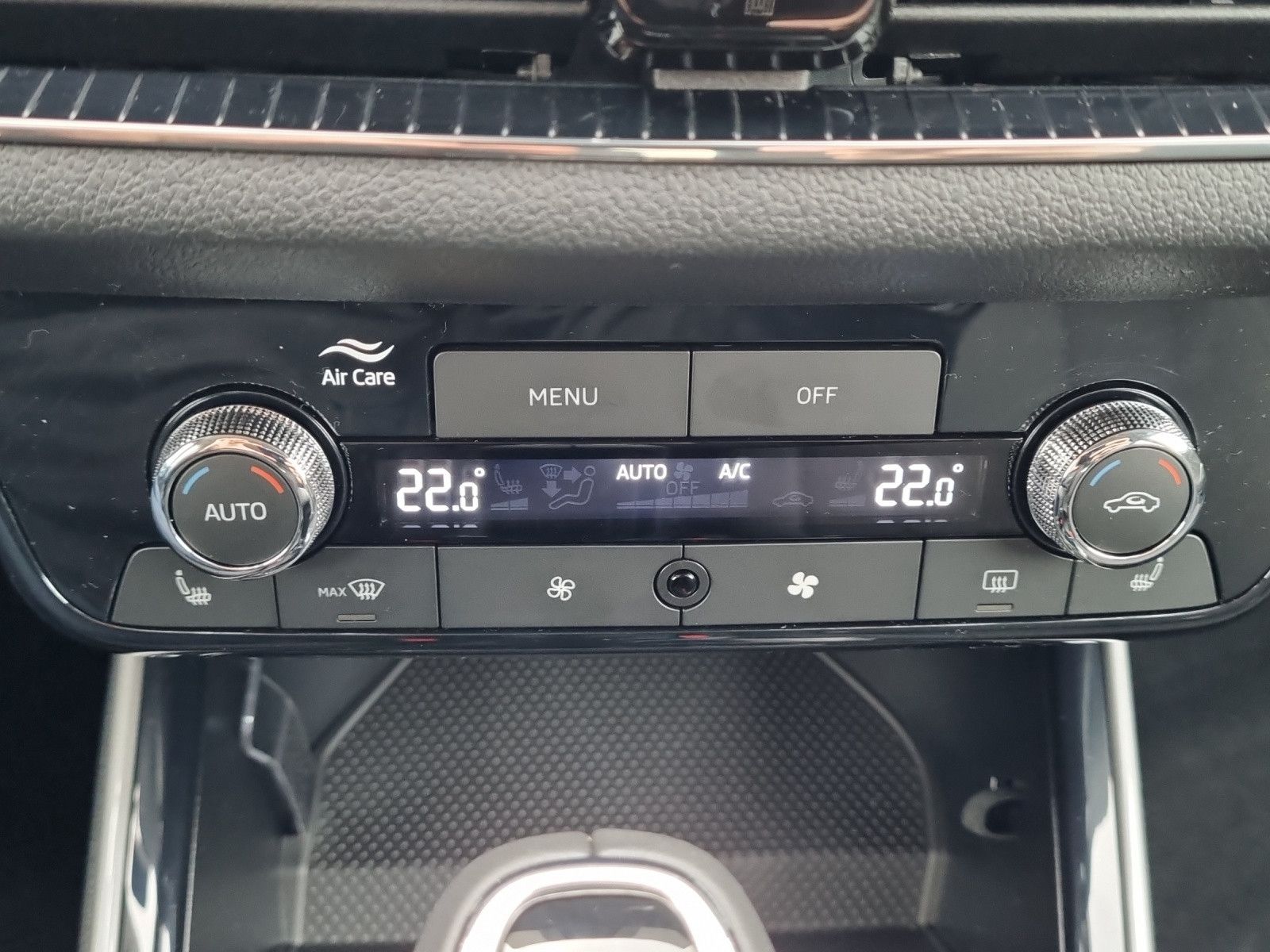 Fahrzeugabbildung SKODA Fabia Tour 1,0 TSI 85KW/115PS Ladeboden Lodge