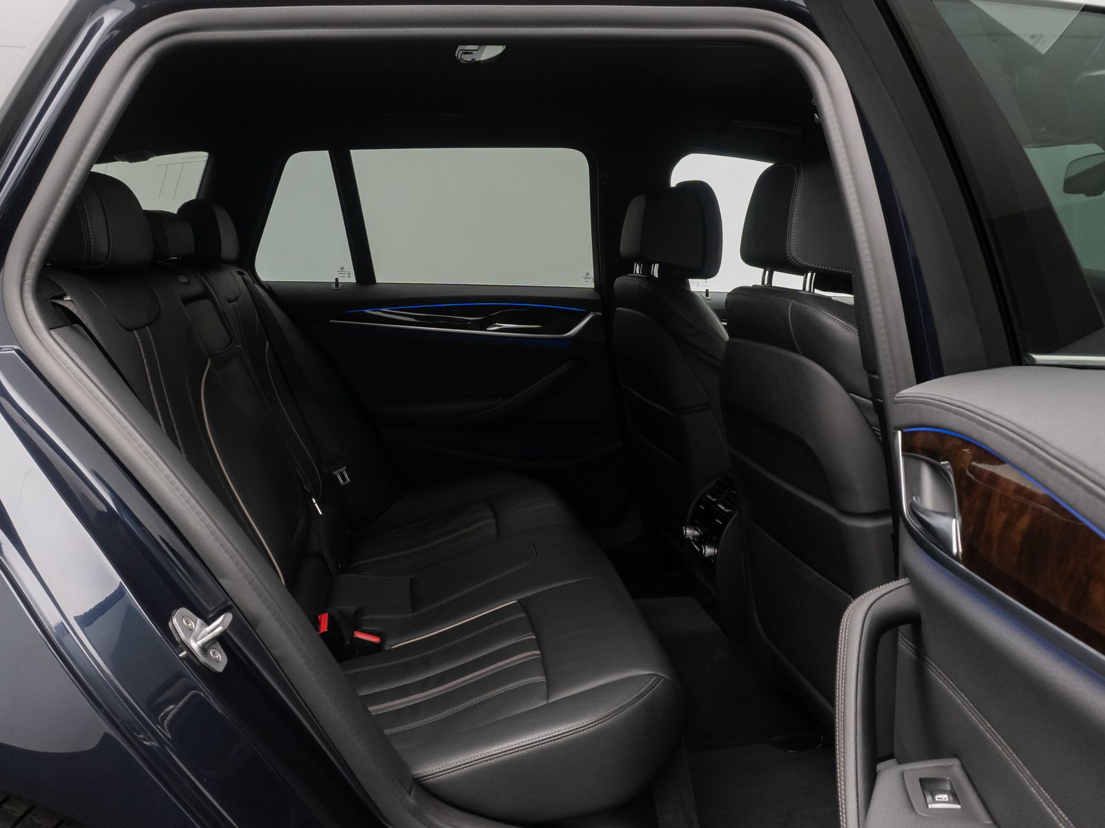 Fahrzeugabbildung BMW 540i xD LuxuryLine HUD Kamera HiFi Alarm Komfort