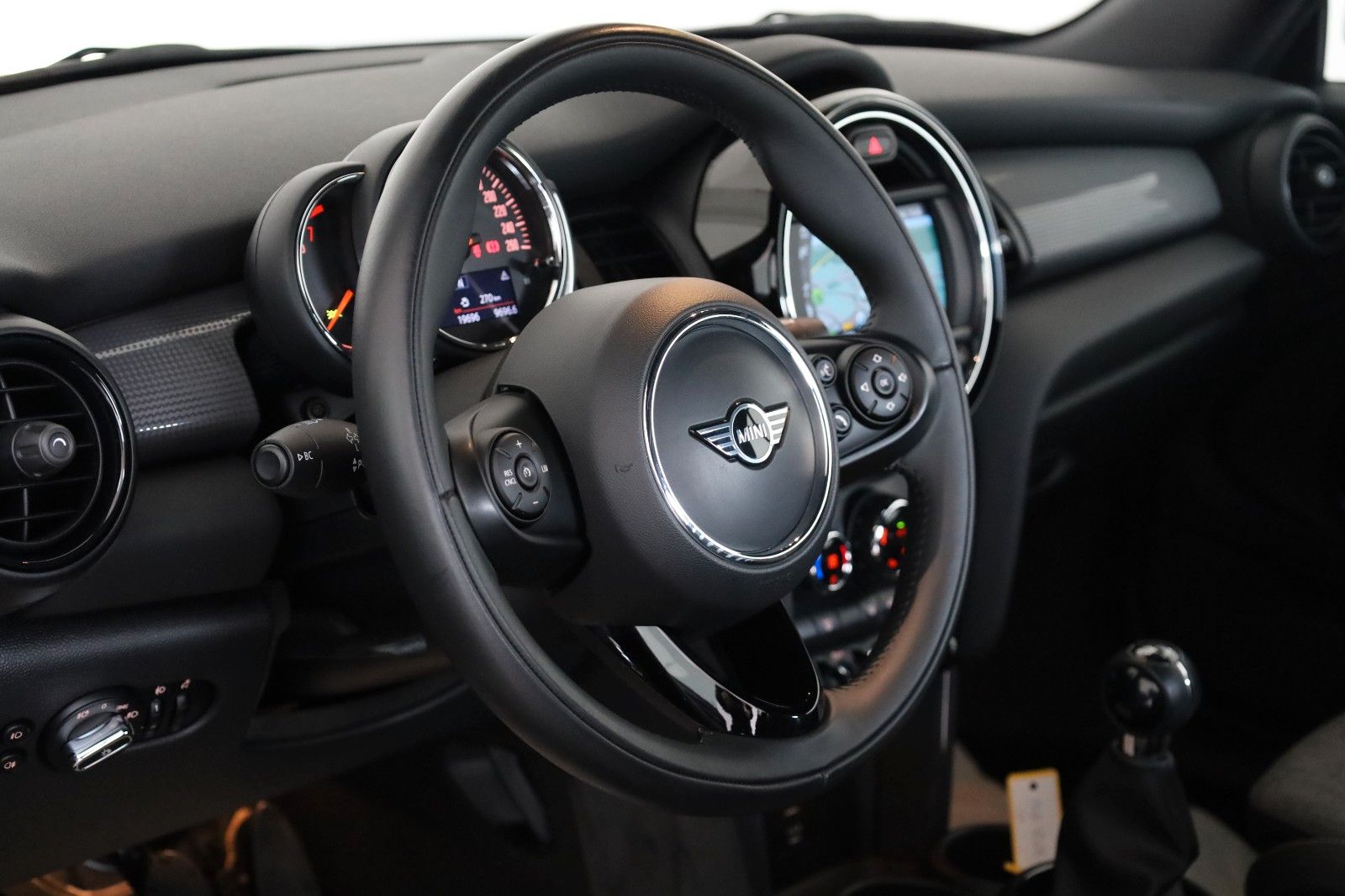 Fahrzeugabbildung MINI COOPER Cabrio Pepper, T.Leder,Navi,PDC vo+hi,LED