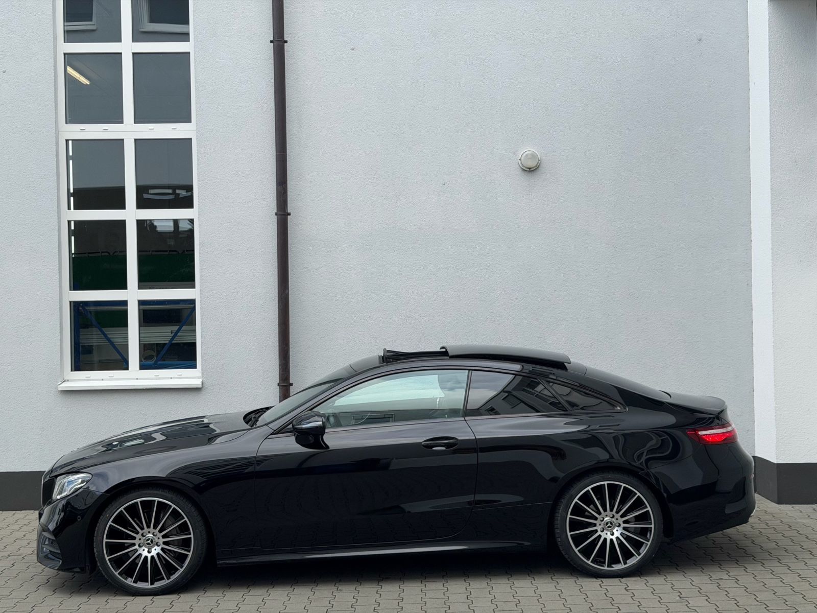 Mercedes-Benz E 200 Coupe 9G AMG NIGHT *PANO*KAMERA*CARPLAY* foto 18