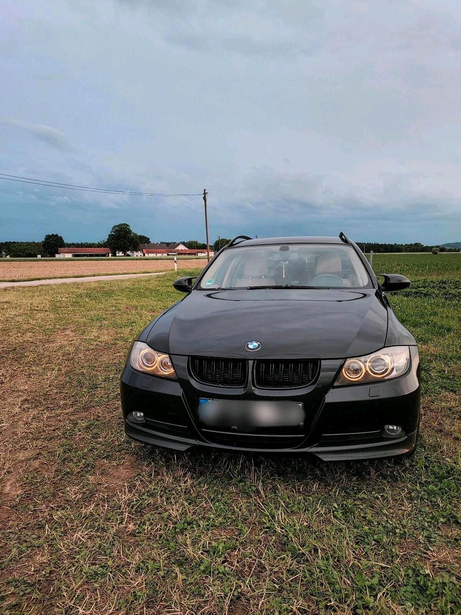 BMW 330, 2006