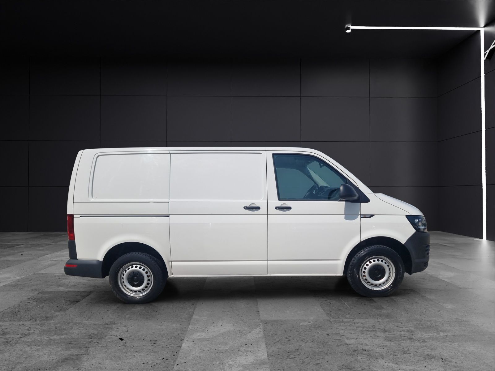 Fahrzeugabbildung Volkswagen T6 Transporter TDI Kasten AHK Klima Bluetooth