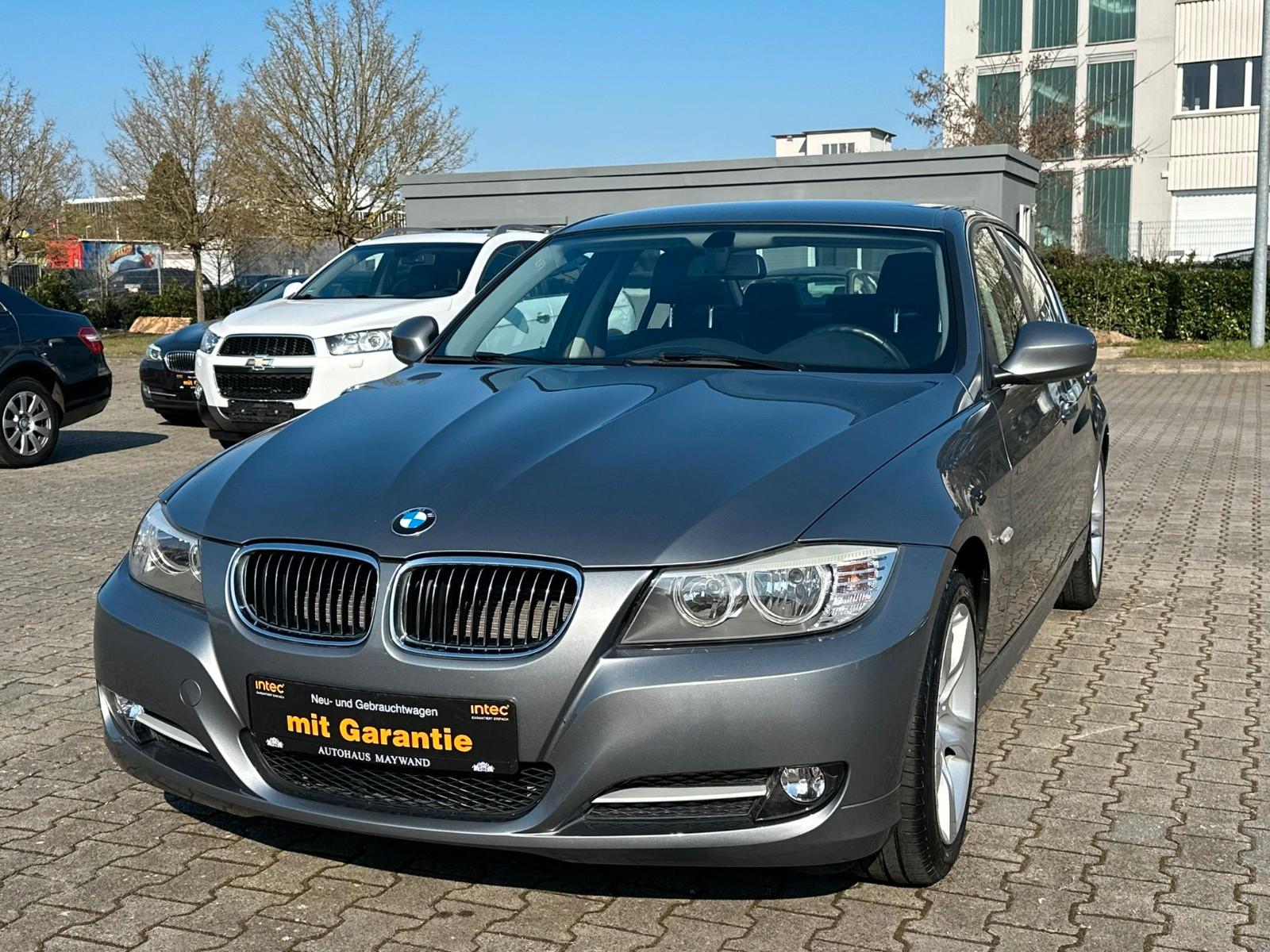 BMW 318d Edition/NAVI/PDC/LEDER/SCHECKHEFT/1.HAND