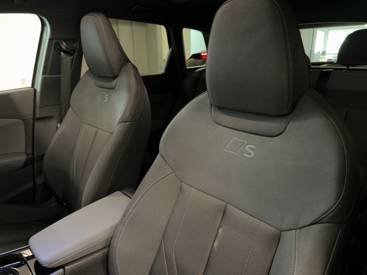 Audi Q3 SUV e-hybrid S tronic foto 19