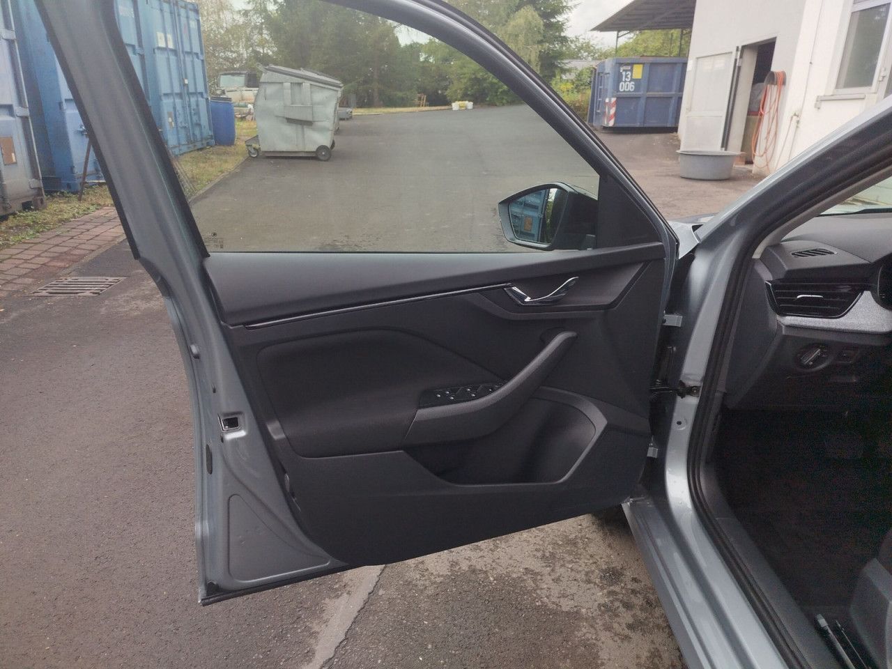 Fahrzeugabbildung SKODA Kamiq Extra SELECTS85/1.0 A7F