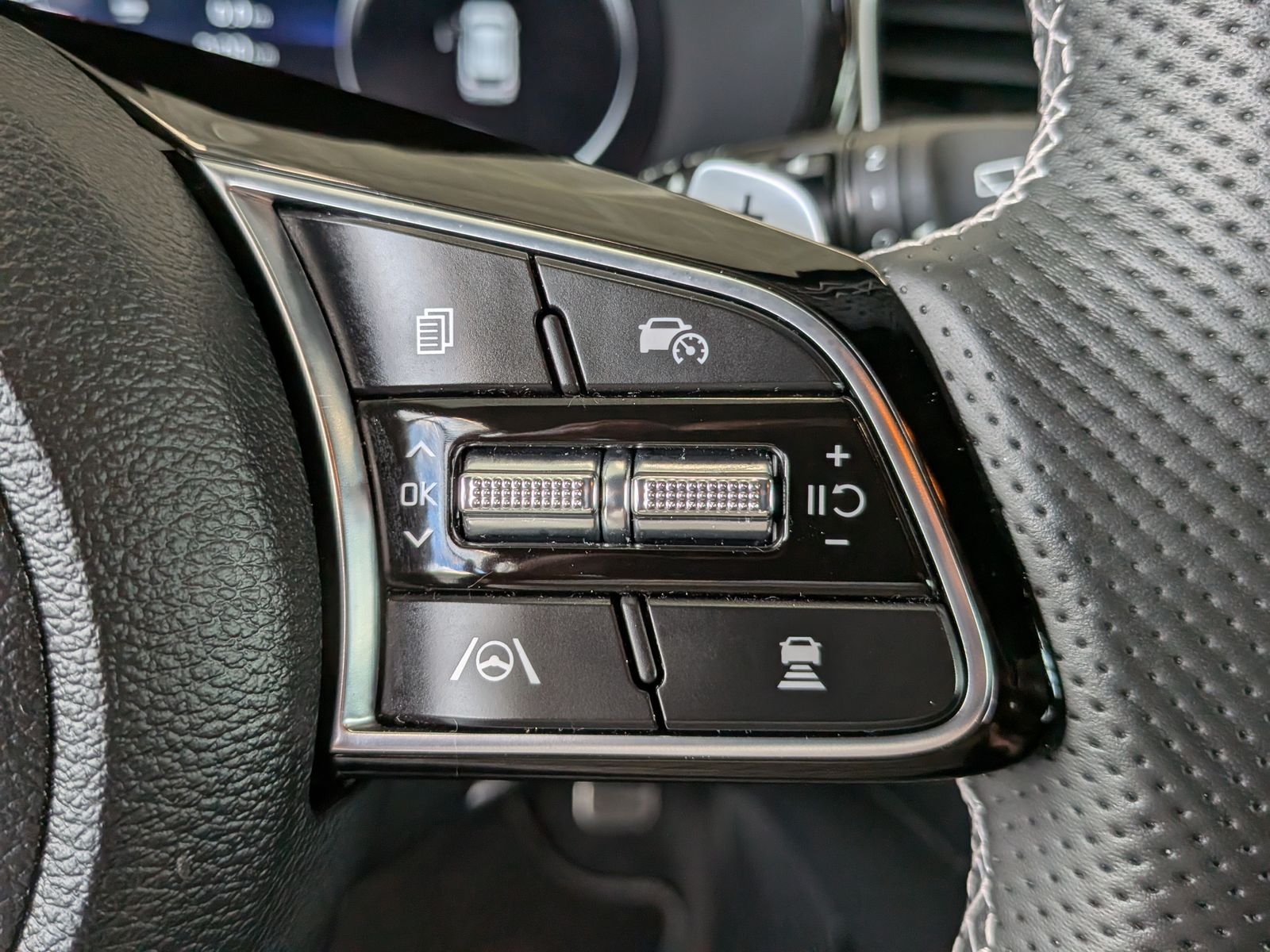 Fahrzeugabbildung Kia cee'd Sportswagon 1.5 DCT GT-Line LED JBL Cam 7J