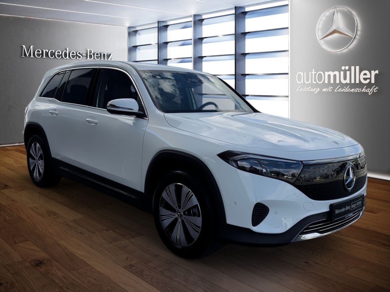 Fahrzeugabbildung Mercedes-Benz EQB 250+ BONUS+DISTRONIC+LENKRADHEIZ+AMBIENTE+