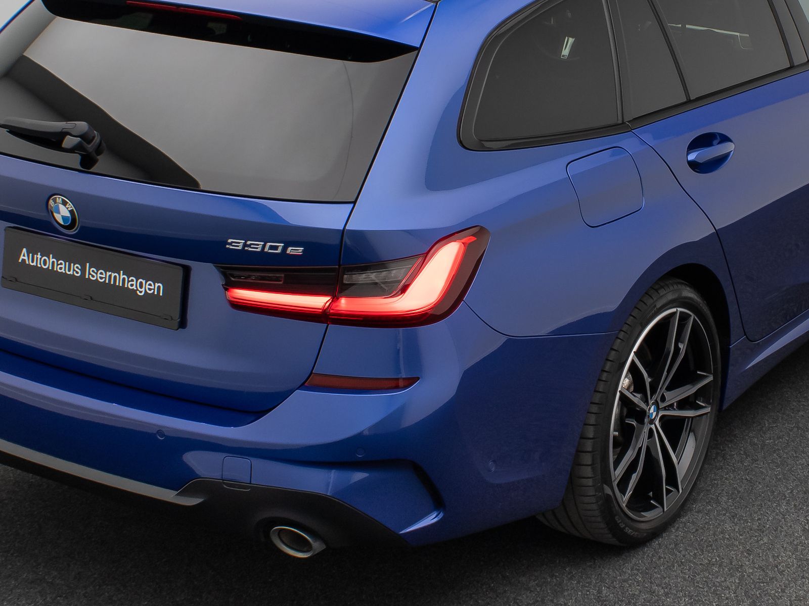 Fahrzeugabbildung BMW 330e xD M Sport Kamera DAB Laser HUD Panoram 19"
