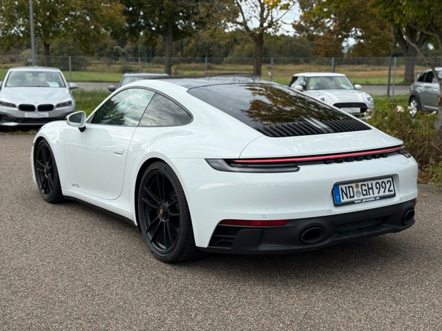 Porsche 992 GTS/Leichtbau Paket+Carbon Dach+PDCC Fahrwer