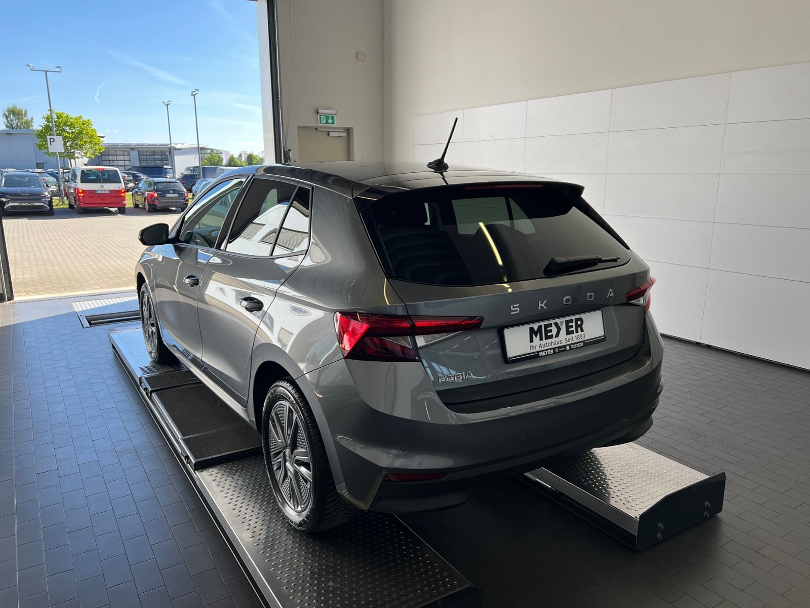 Fahrzeugabbildung SKODA Fabia Selection Tour 1.0 TSI *Vorb. AHK, LED, Ka