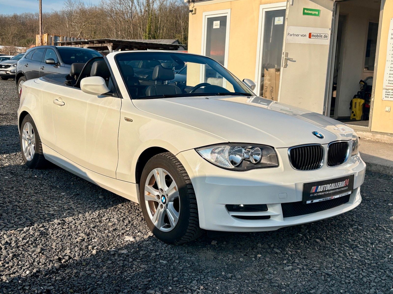 Fahrzeugabbildung BMW 118i Cabrio Leder Klima Tempo SCHECKHEFT SPORTLE