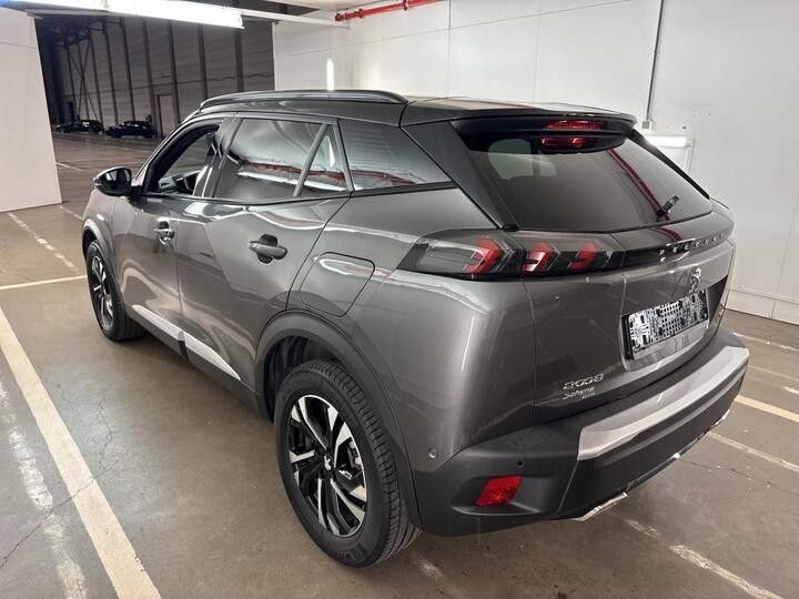 Fahrzeugabbildung Peugeot 2008 GT 1.2PURETECH NAVI KAMERA PDC ACC 1.HAND