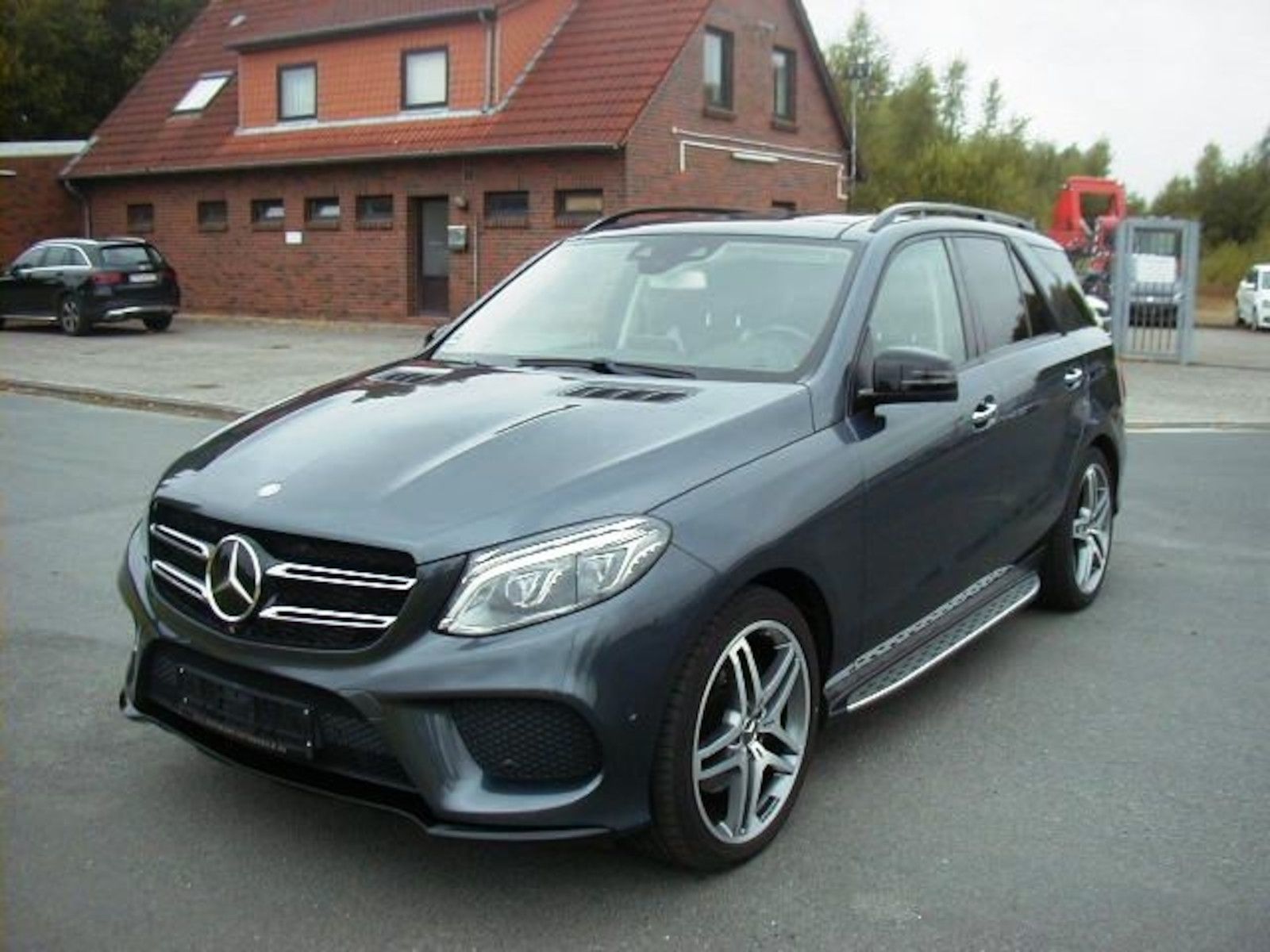 MERCEDES-BENZ GLE 350 d AMG+BO Sound+PANO+DISTR+360°+ILS+21+St