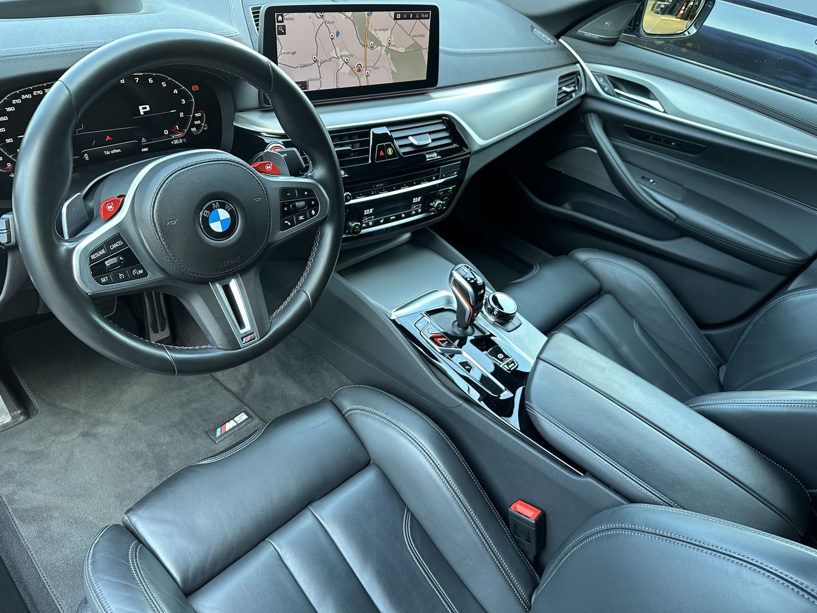 Fahrzeugabbildung BMW M5 Competition NAV+LED+KERAMIK+KAMERA+20ZOLL+1HD