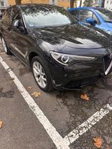 Alfa Romeo Stelvio 8-fach bereift, TÜV neu, Scheckheft - Alfa Romeo Stelvio von privat