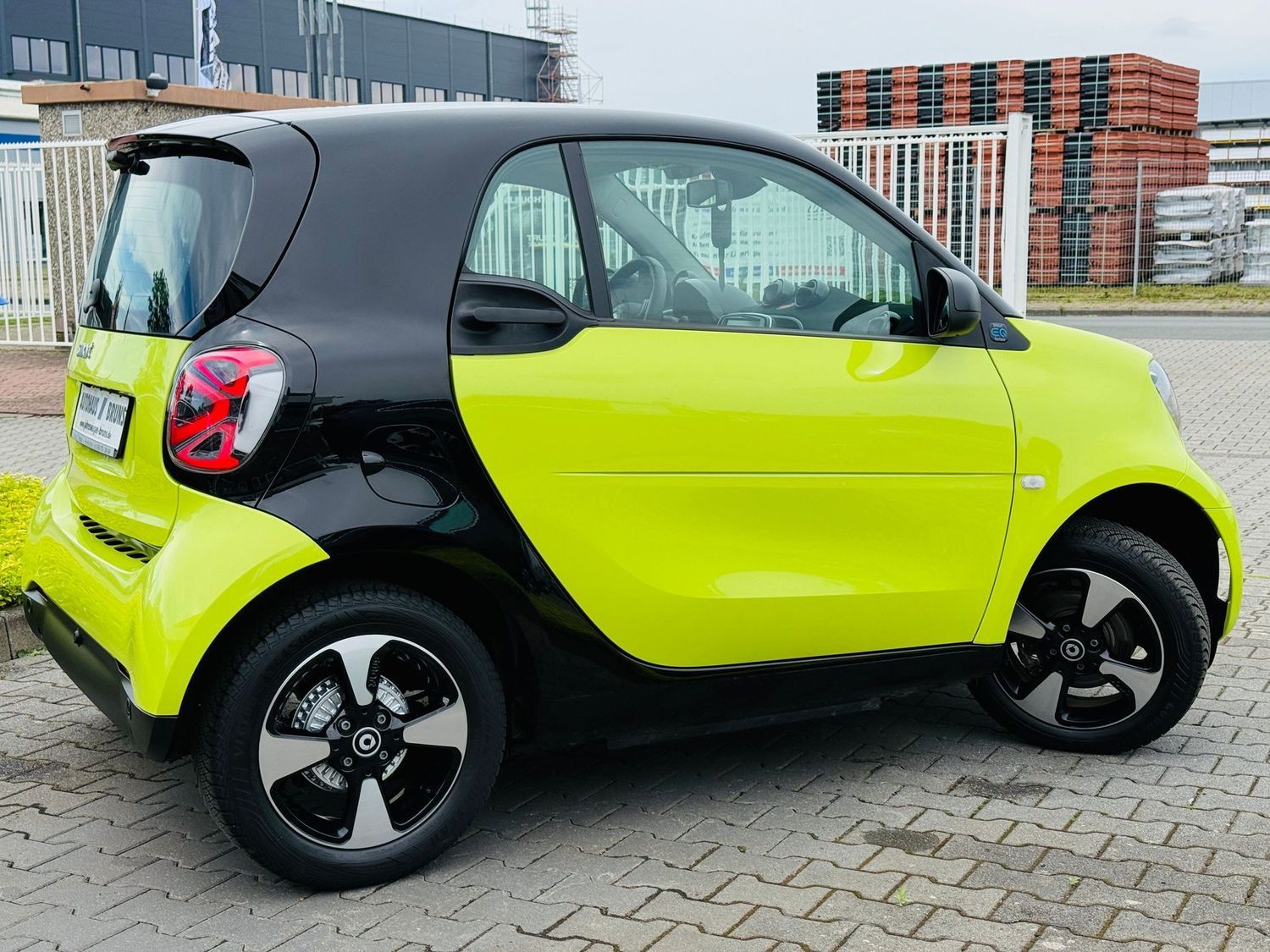 Fahrzeugabbildung Smart forTwo EQ EXCLUSIVE, Winter, LED, PTS, RFK, Pano