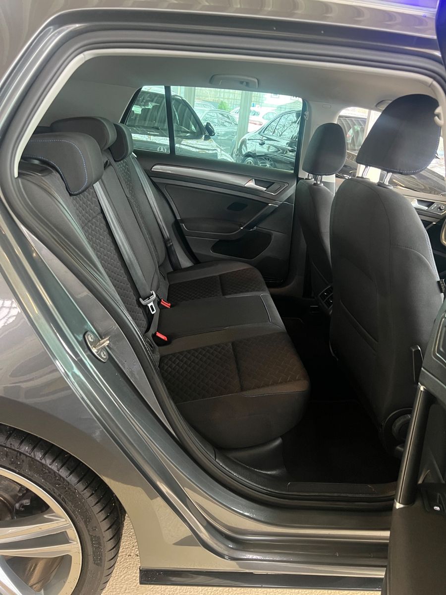 Fahrzeugabbildung Volkswagen Golf VII Lim. 1.5 TSI DSG Join R line *ACC*