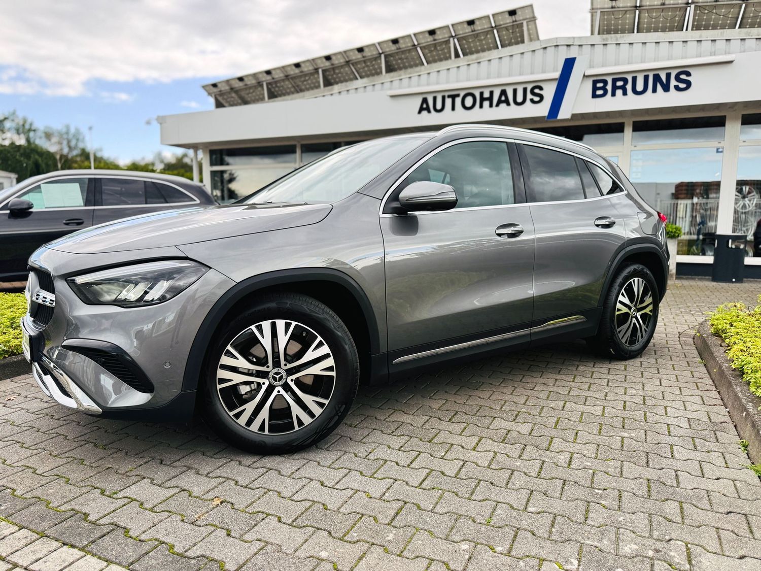 Fahrzeugabbildung Mercedes-Benz GLA 200 PROGRESSIVE ADVANCED, 360°, Totwinkel, W
