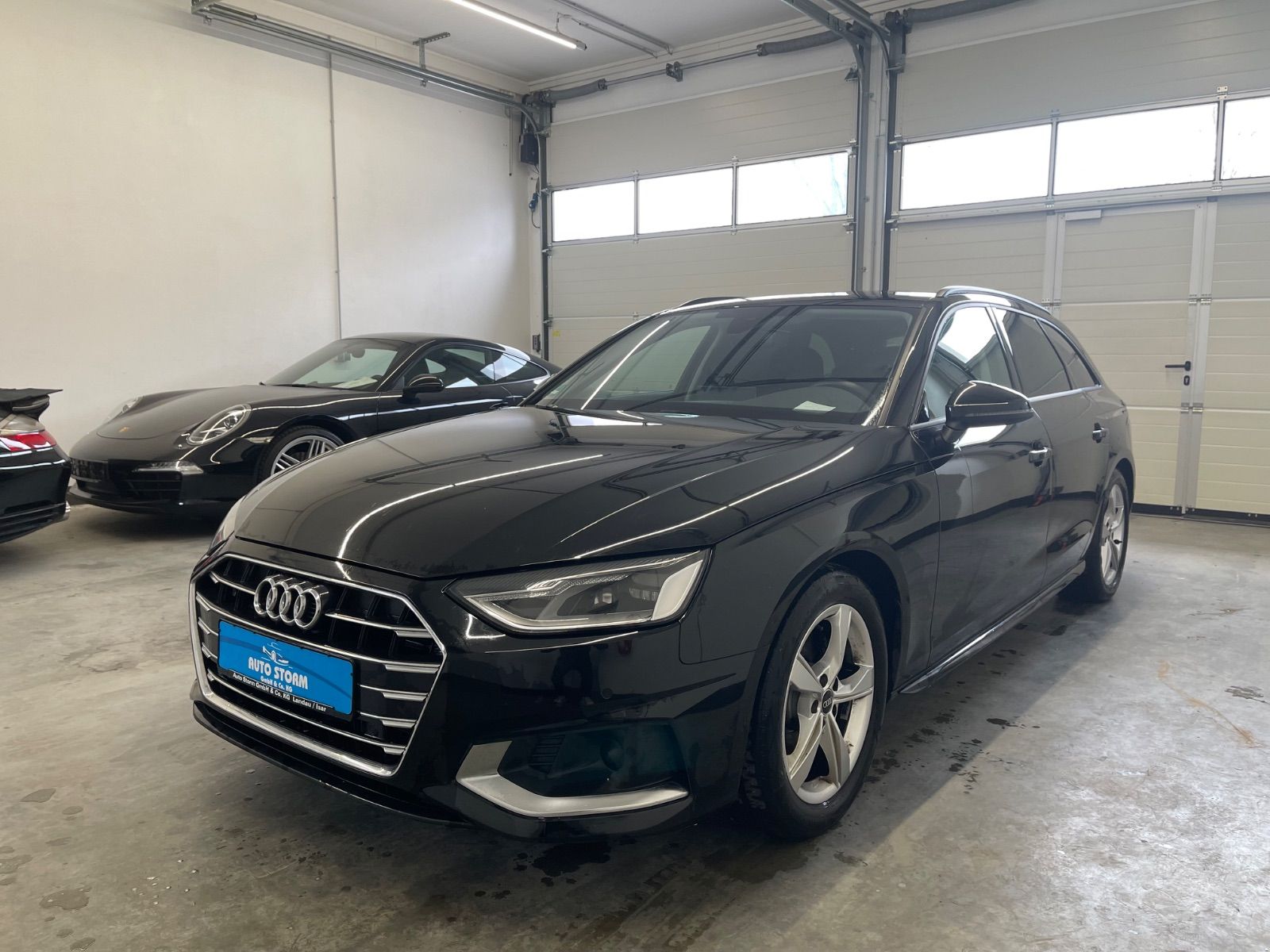 Audi A4 - 1