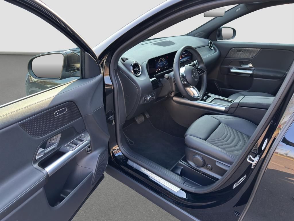 Fahrzeugabbildung Mercedes-Benz GLA 200 AHZV*LED*KAMERA*DAB*EDW*THERMOTRONIC*