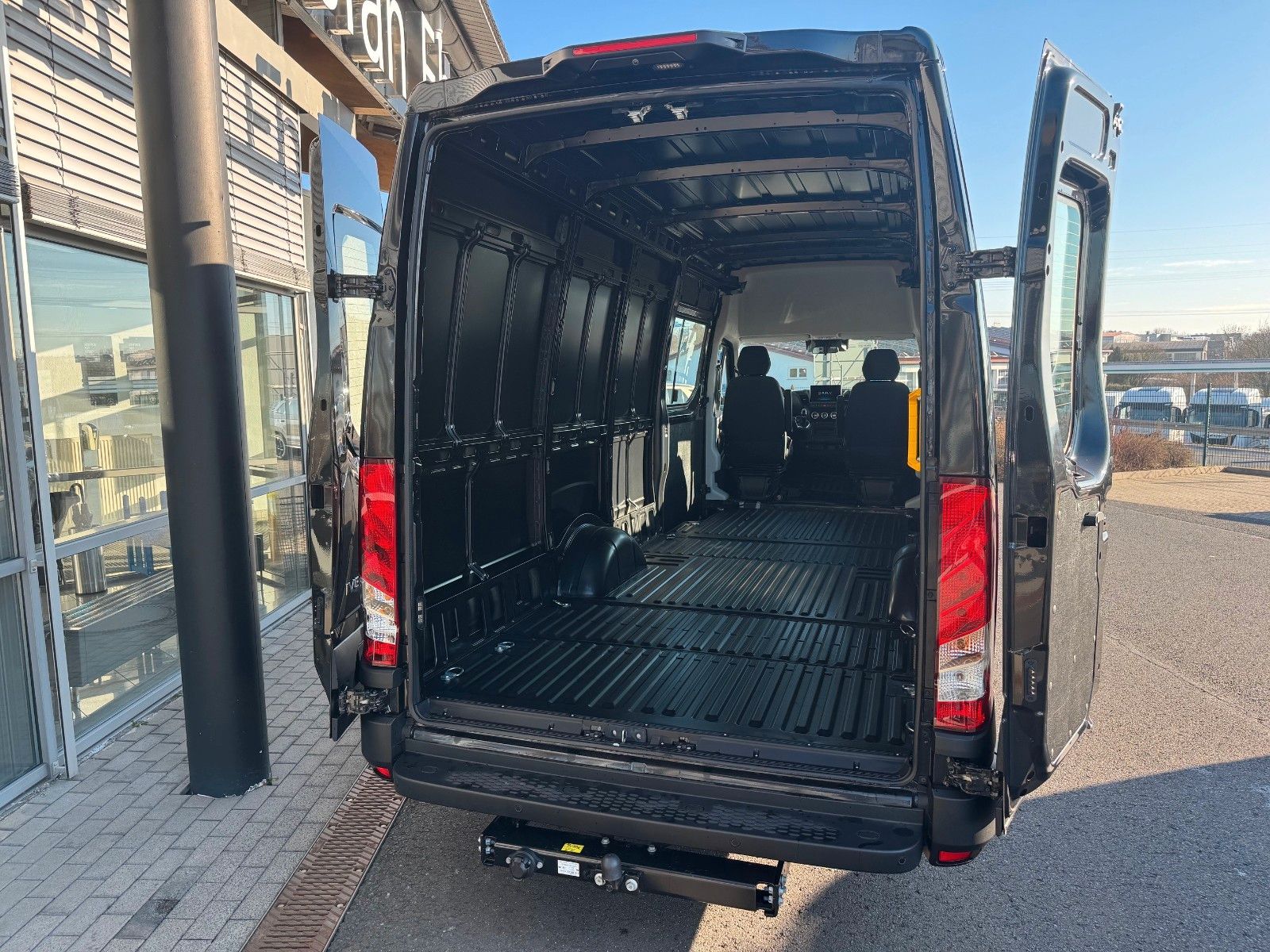 Fahrzeugabbildung Iveco Daily 35S21 HA8 3.0L *R4.100mm*Automatik*AHK*LED