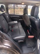 Mitsubishi Pajero 3,2 DI-D 4WD Edition 100 Automatik Ed...  - gebrauchte Mitsubishi Pajero aus dem Jahr 2017