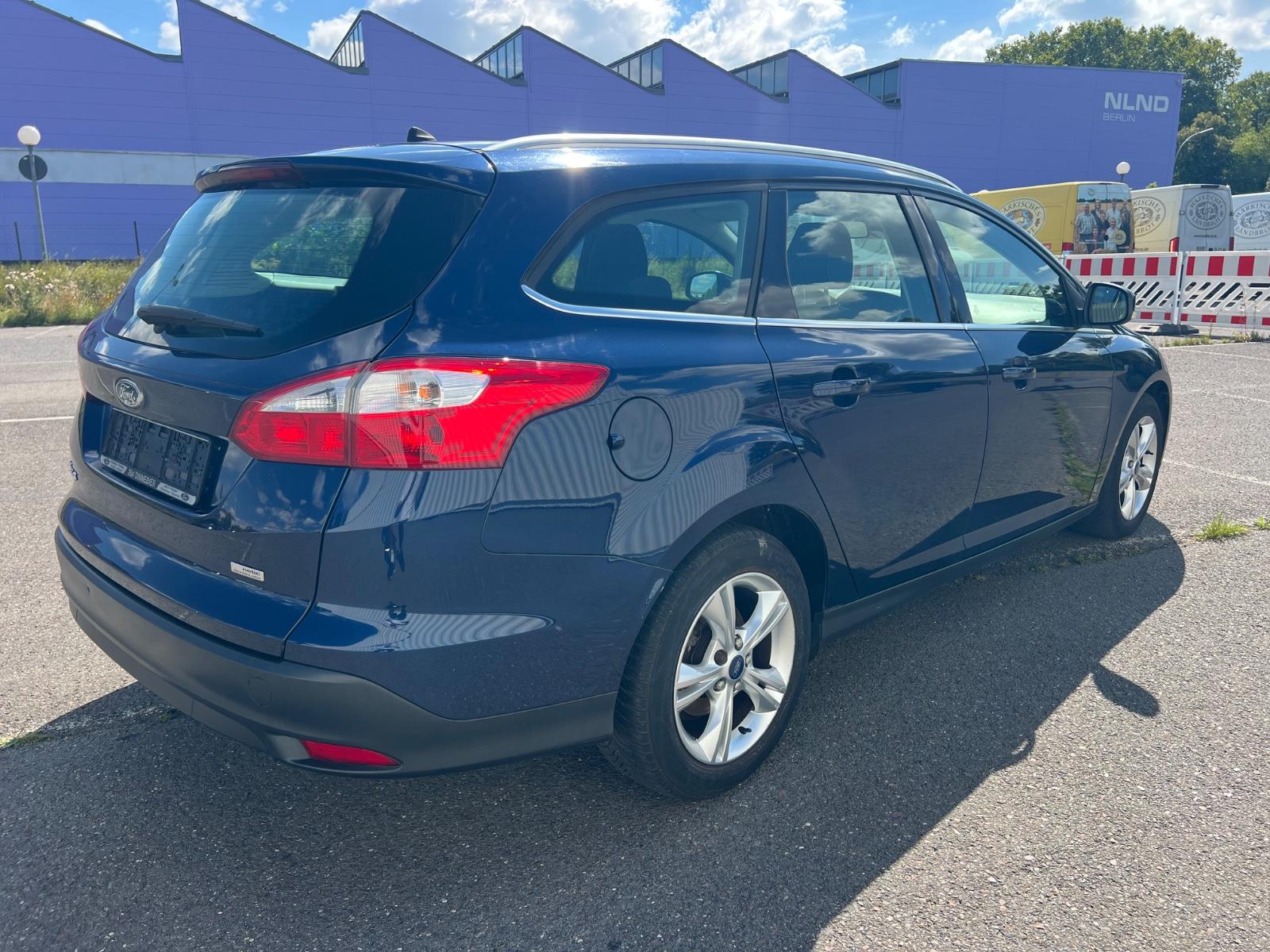 Ford Focus 2012 — photo 8