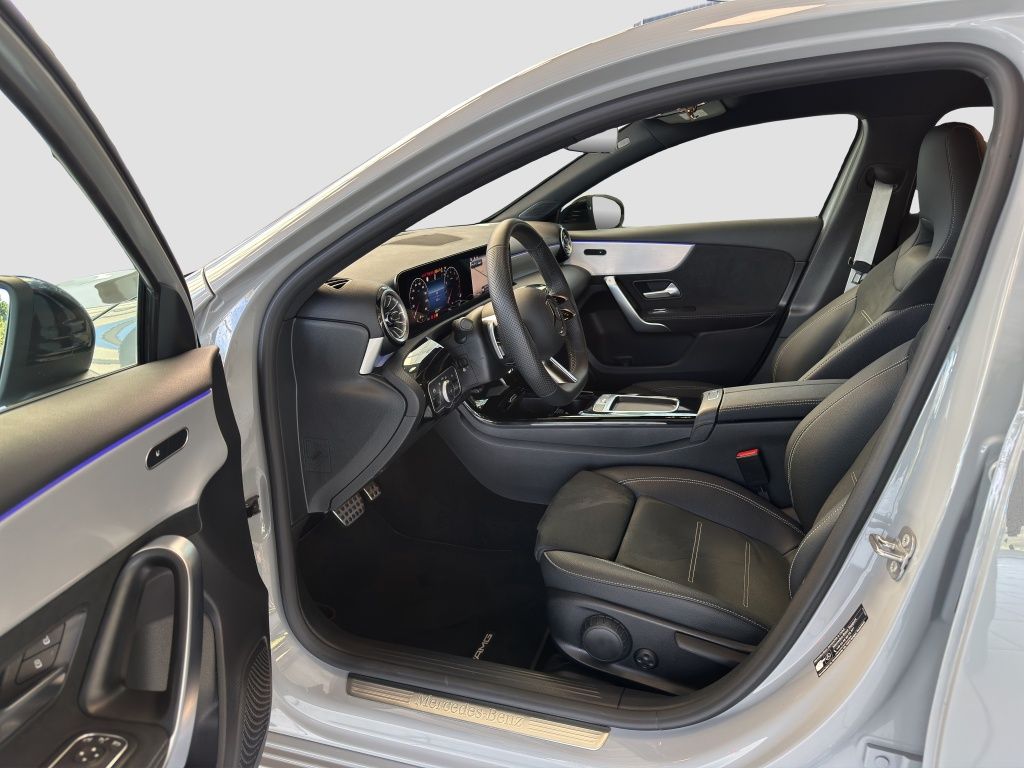 Fahrzeugabbildung Mercedes-Benz A 200 AHK*LED*PDC*ParkAss*Sportp.*SpurH*SpurW*LM