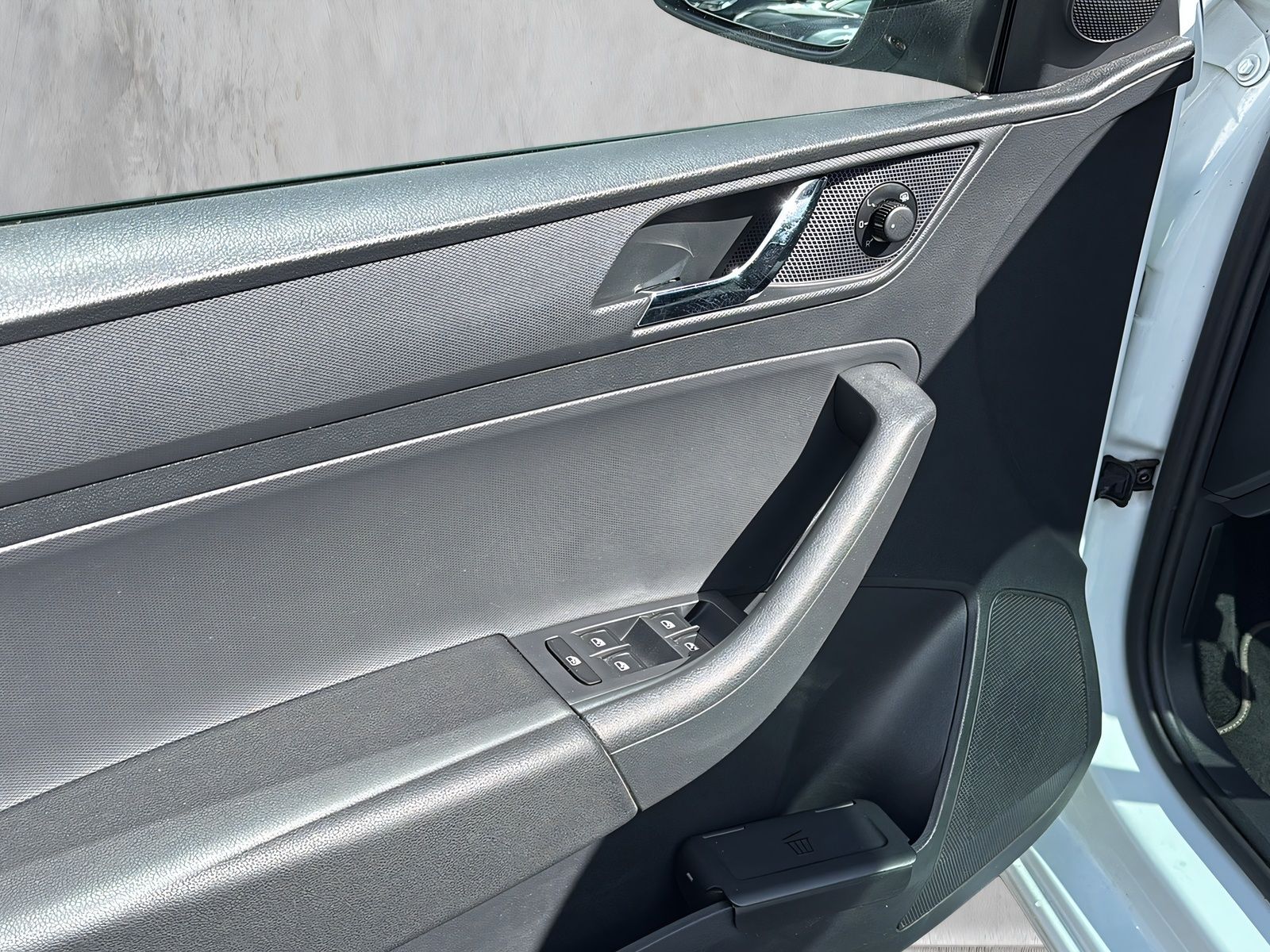 Fahrzeugabbildung SKODA Rapid 1.2i Edition NAVI PANORAMA XENON DAB PDC