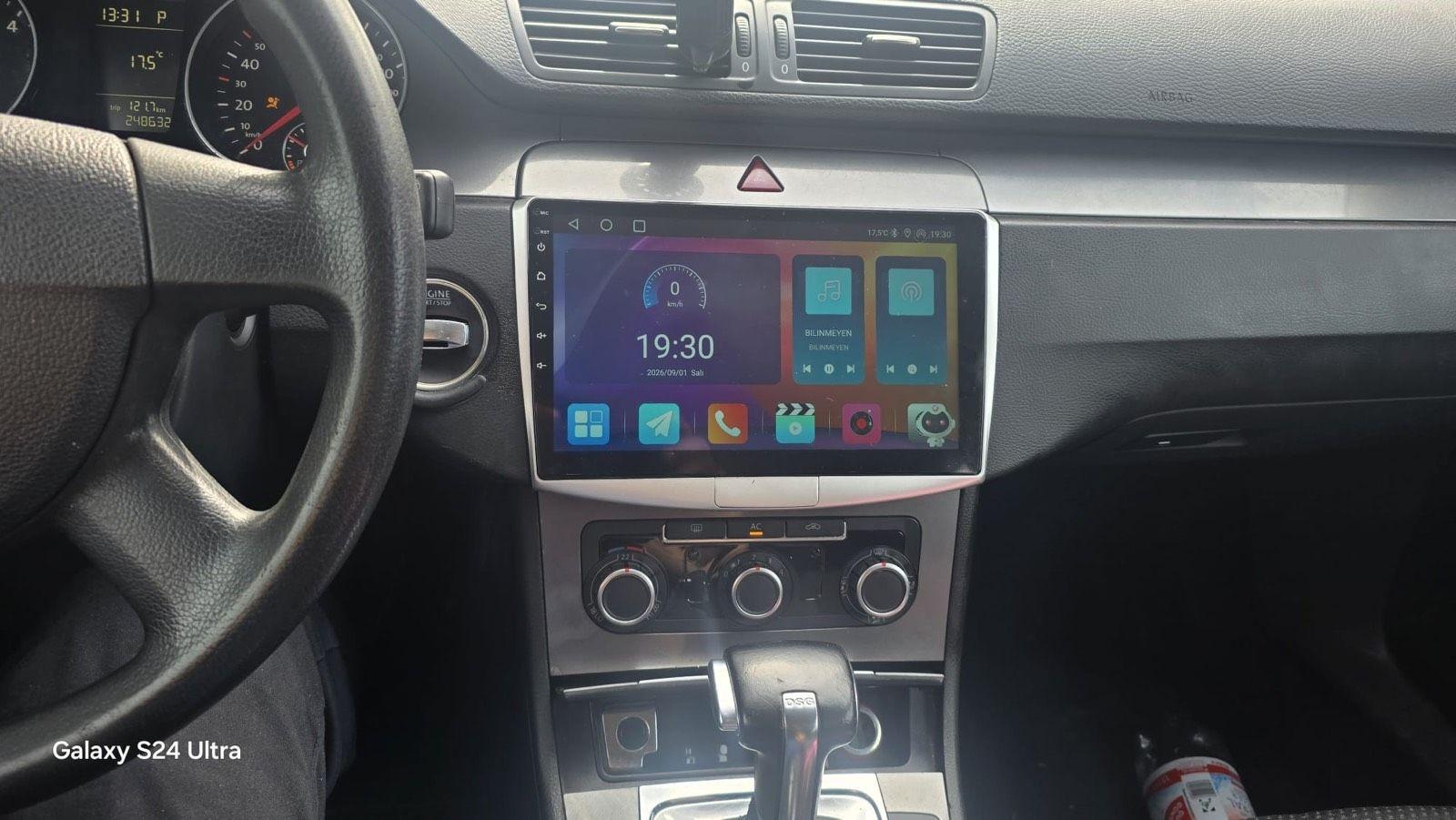 Volkswagen Passat 2011 — photo 11