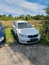 Skoda Octavia 1,4 tsi wenig km top Zustand - Skoda Octavia aus 2012 mit Benzin-Antrieb: Kombi, 1.4